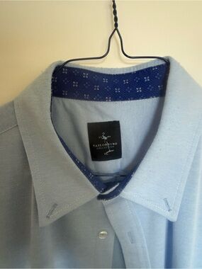 TailorByrd Light Blue Men's Dress Shirt with Contrasting Navy Trim